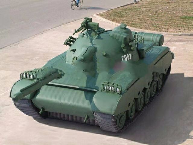 金湾军用充气坦克车